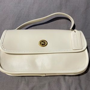 Coach Turnlock Cluth, glovetanned leather, white